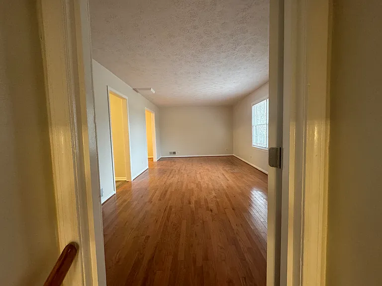408 S Hammond Dr — Photo 14