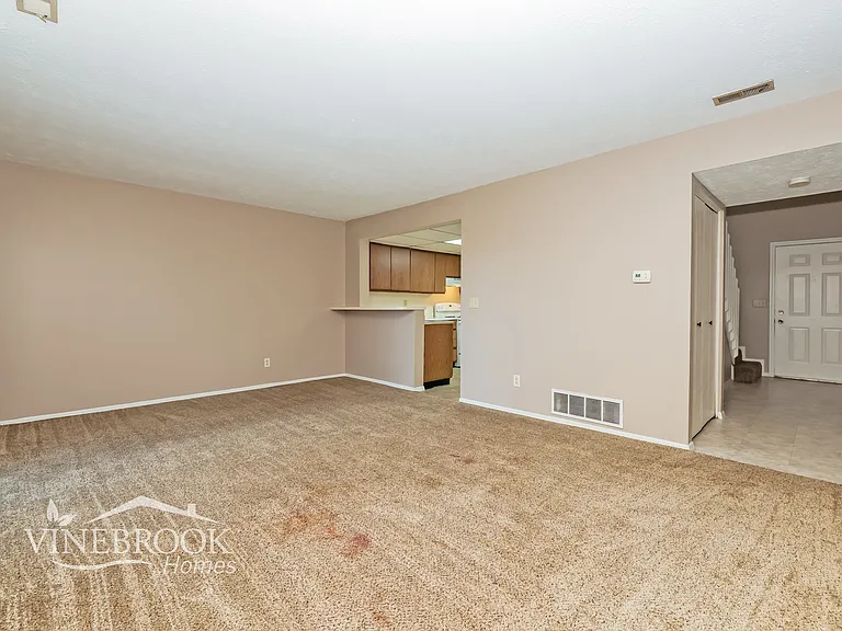 2499 Cross Village Dr — Photo 3