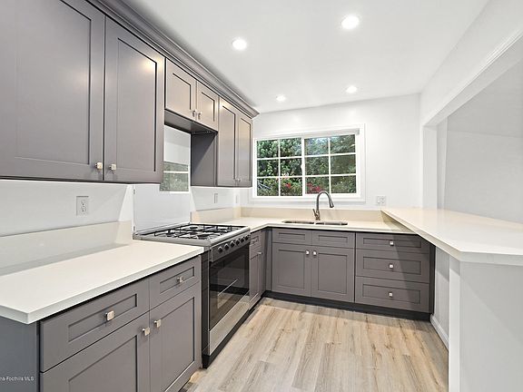 5th image of 2538 Onyx Dr