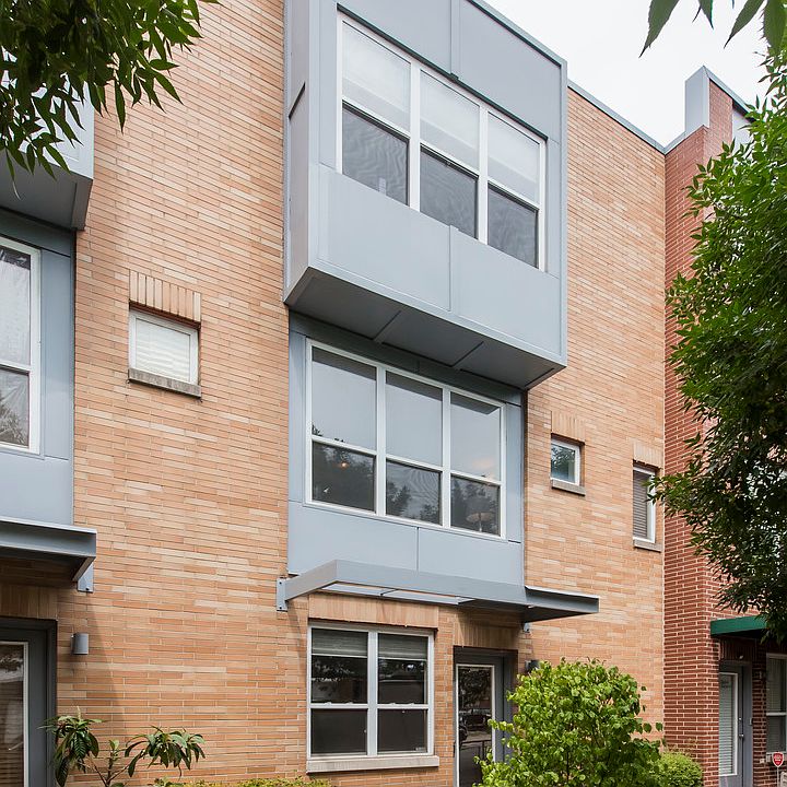 1st image of 3506 W Belmont Ave
