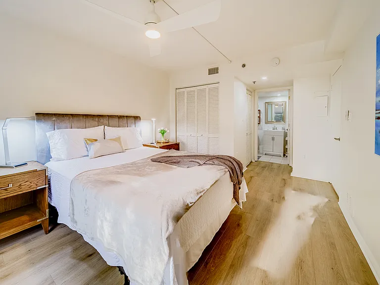 701 S Madison Ave #212 — Photo 27