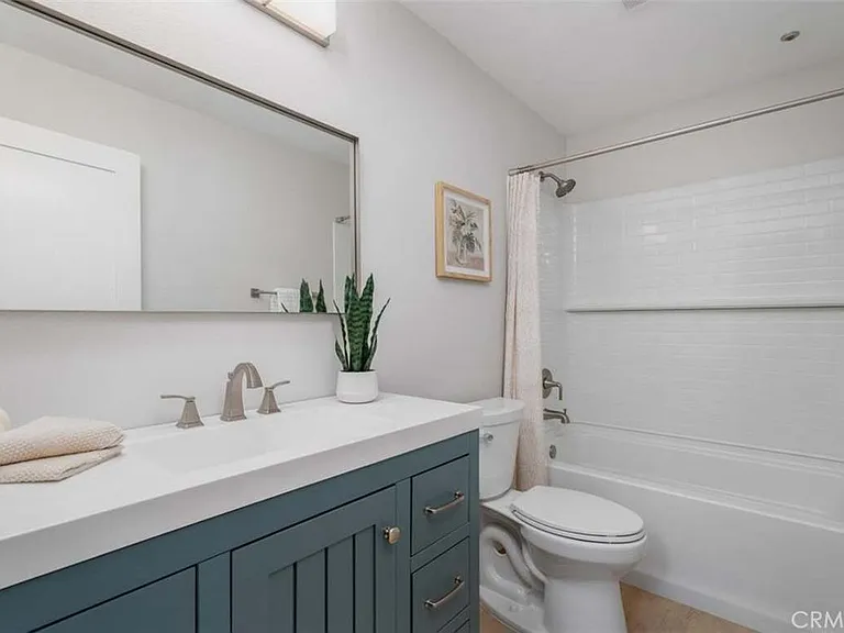 2063 S El Camino Real — Photo 2
