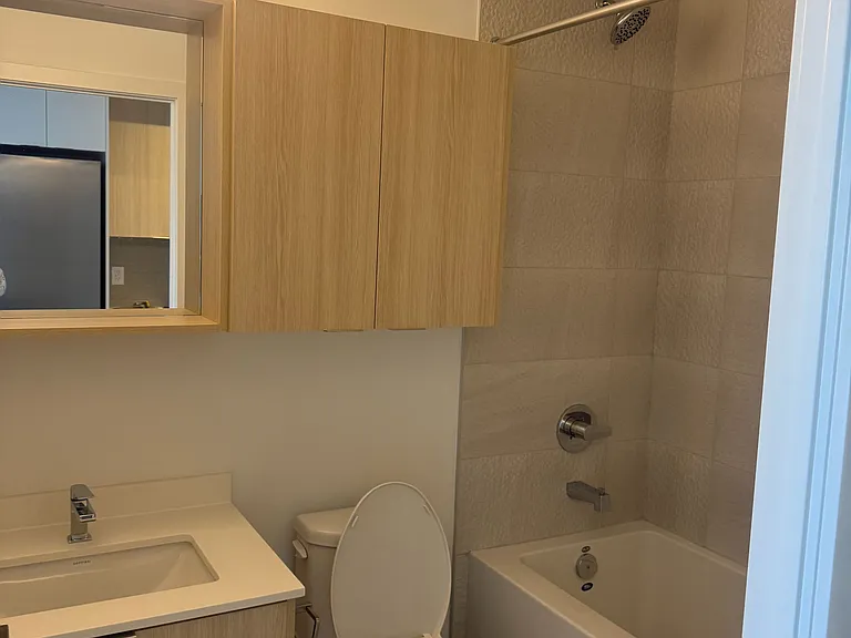 5105 Hurontario St #2910 — Photo 16