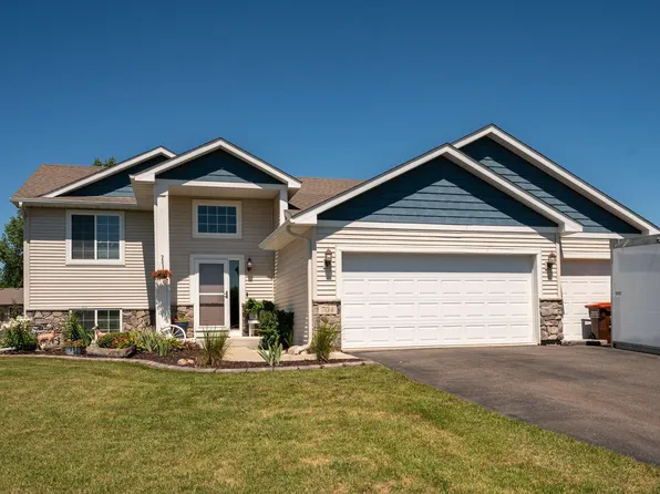 704 Bremen Cir, Waverly, MN 55390