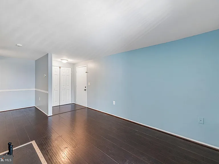 18131 Chalet Dr #301 — Photo 6
