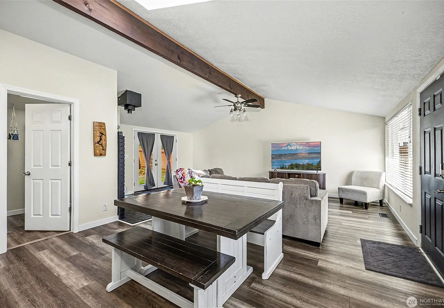 3 bed, 1486 sqft, $2,800 — Photo 3