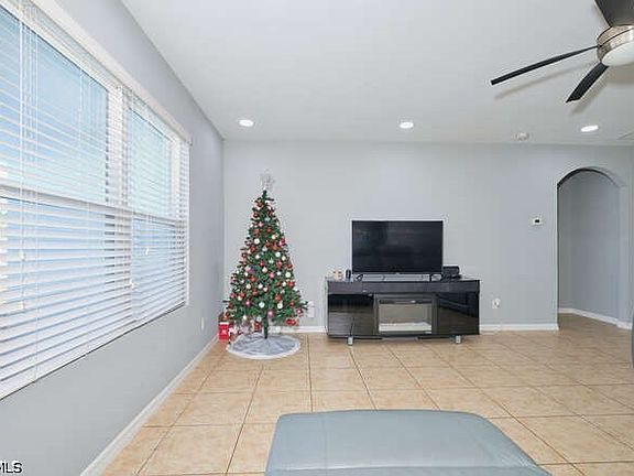 3rd image of 135 SW 31st St