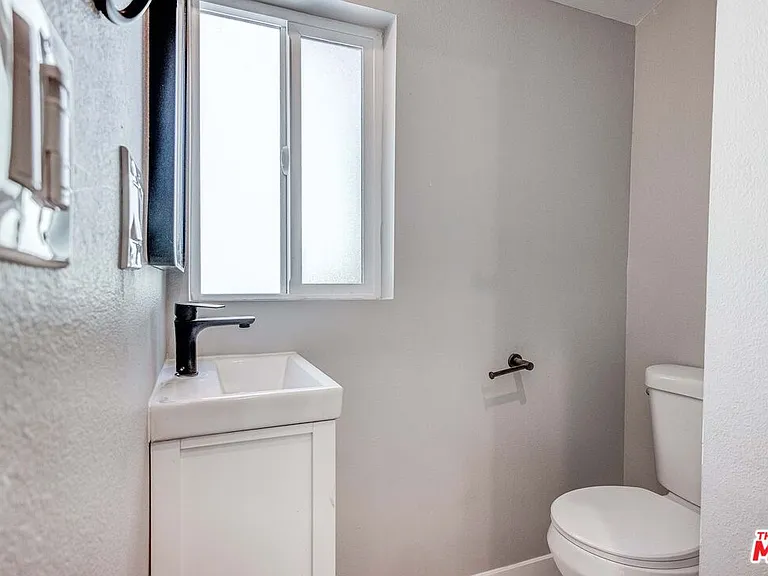 146 Witmer St — Photo 35