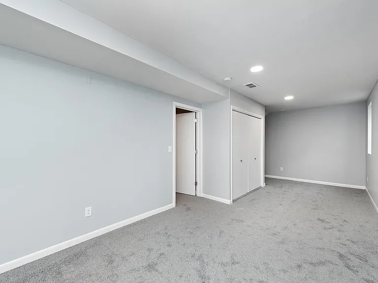 5329 Interlachen Blvd — Photo 11