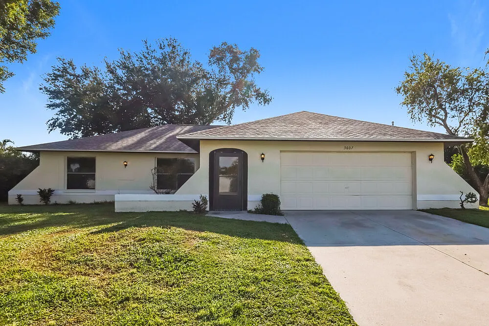 3 bed, 2.0 bath, 1462 sqft, $1,550 — Photo 1