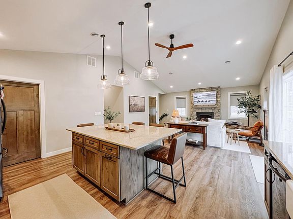 3rd image of W5719 Trackside ROAD #14