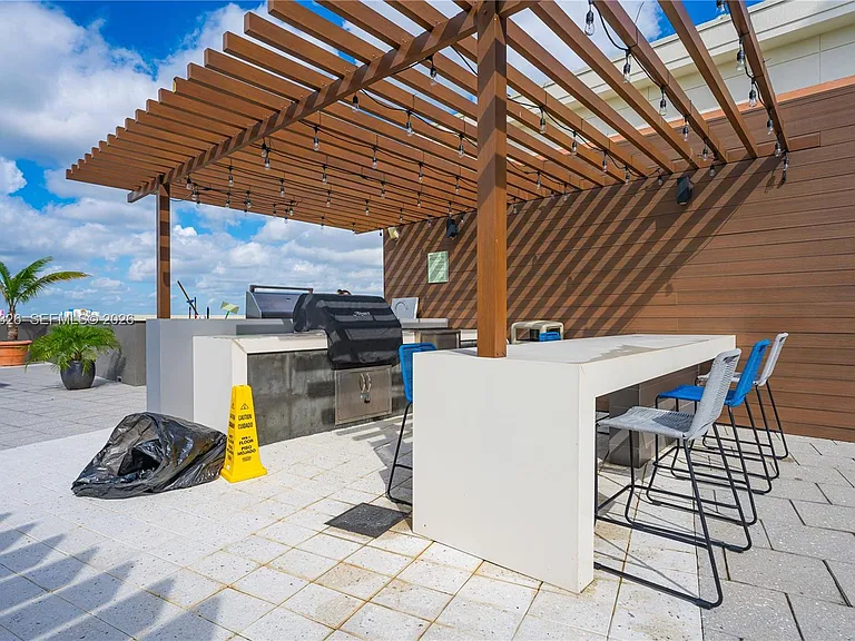 3250 NE 1st Ave #702 — Photo 40