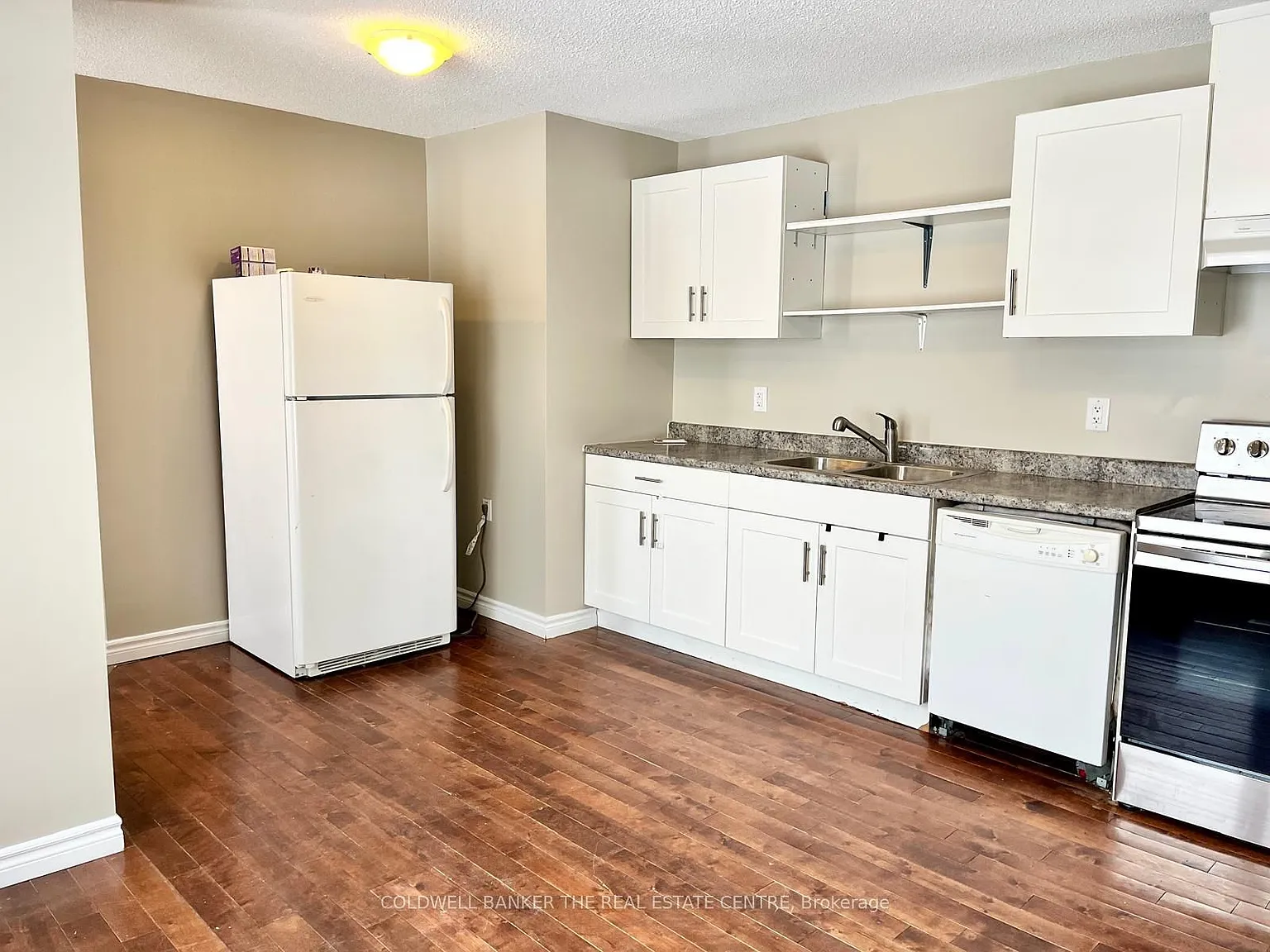 3 bed, $1,995 — Photo 3