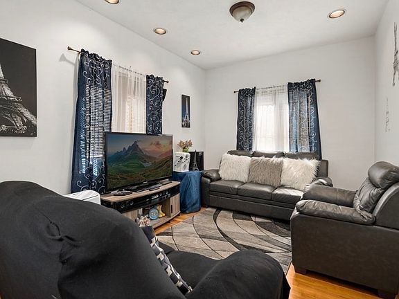 5th image of 149 Main St #2