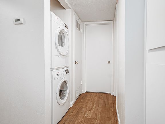 4th image of 6131 Montecito Blvd #22