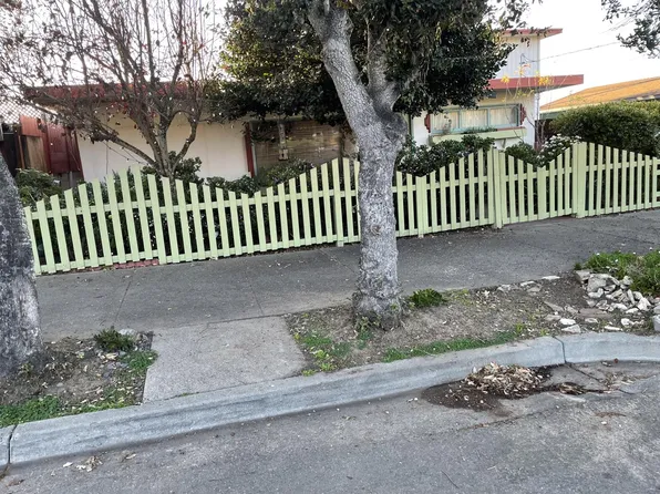 1213 Flores St, Seaside, CA 93955