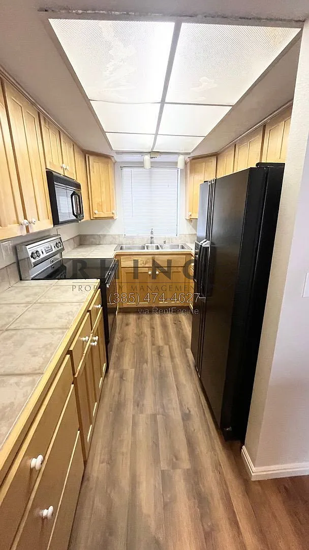 2 bed, 1.5 bath, 983 sqft, $1,600 — Photo 1