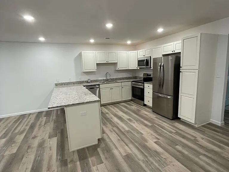 432 E James Dr — Photo 5