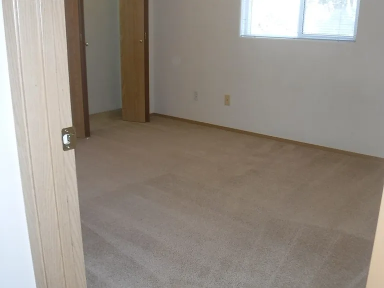 2332 NE Ocker Dr #3 — Photo 5
