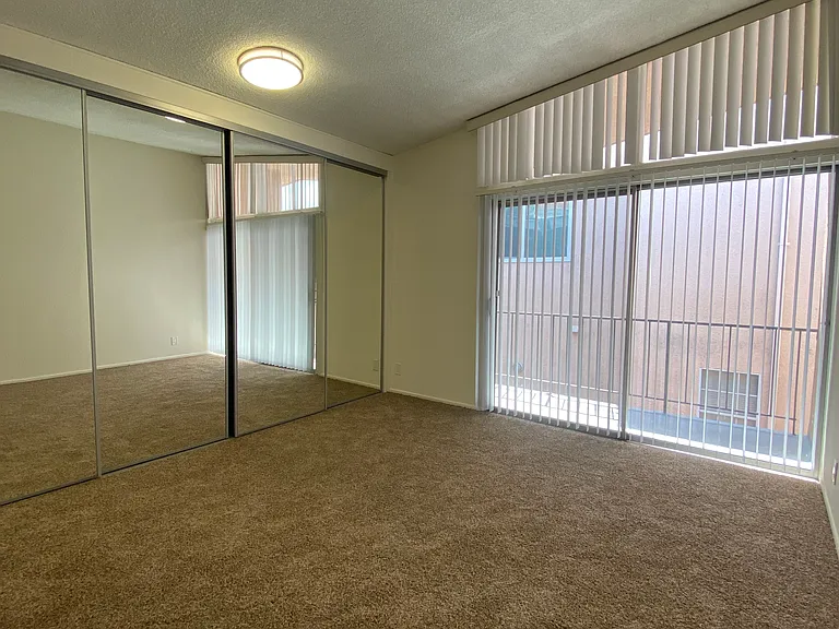13504 Moorpark St #2 — Photo 15