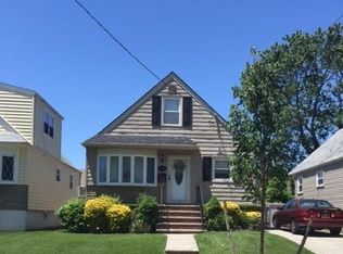 130 Arlington Ave, Valley Stream, NY 11580