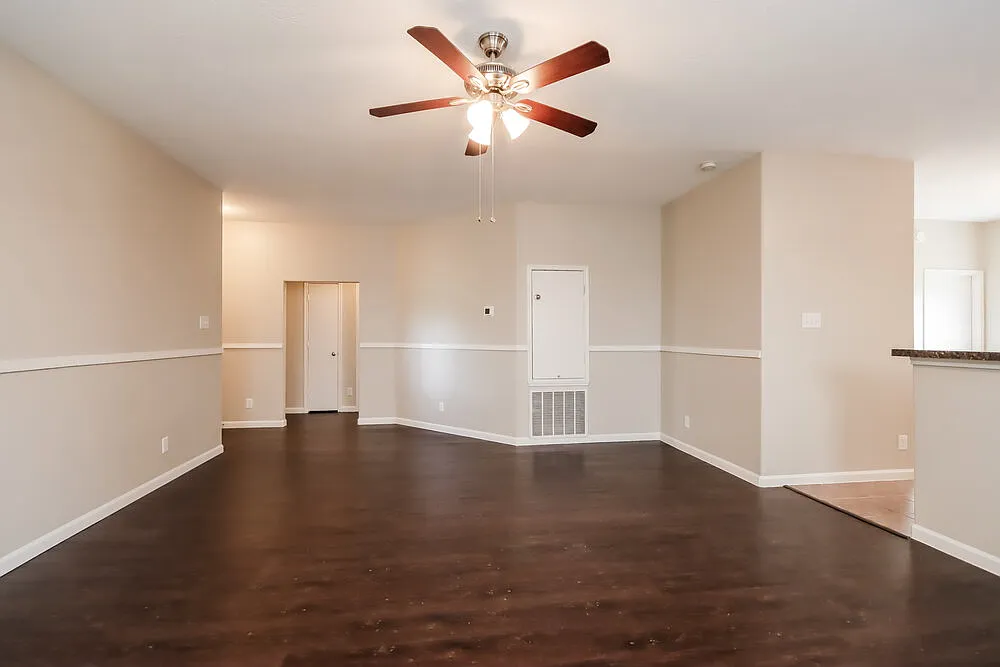 3 bed, 2.0 bath, 1364 sqft, $1,850 — Photo 4