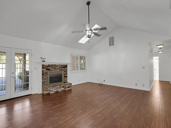 4th image of 1429 Brookdale Way