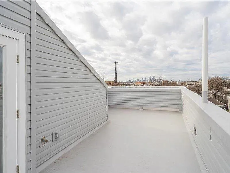 Building Photo - 2149 E Orleans St