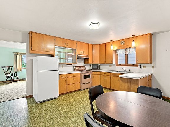 4th image of 2423 O Ave NW