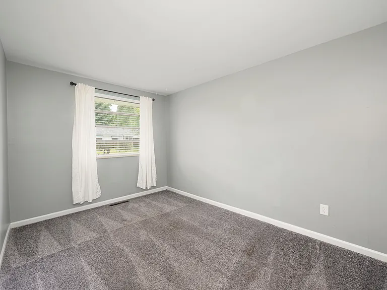 2682 Kenny Ln — Photo 8