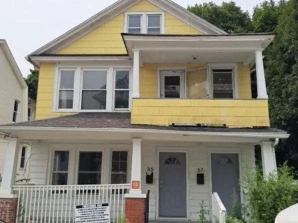 35 Vermont St, Waterbury, CT 06704