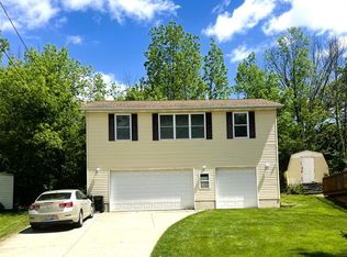 765 Riverside Dr, Vermilion, OH 44089