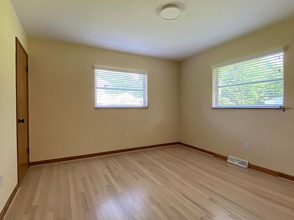 5th image of 1518 W Loveland Ave