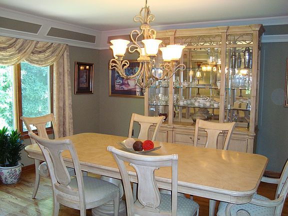 Gracious DIning Room