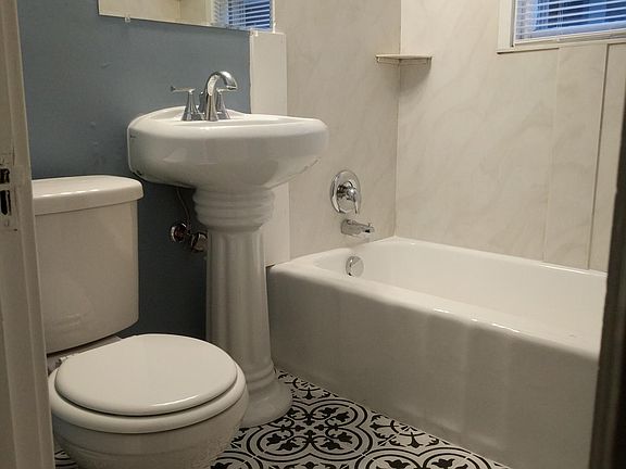 5th image of 629 N Francis Ave