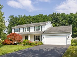 153 Redcedar Dr, Rochester, NY 14616