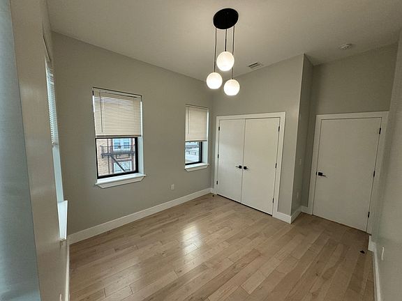 4th image of 178 Van Buren St #3C