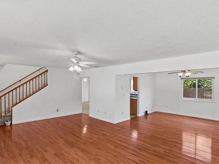 935 Natasha Cir — Photo 2