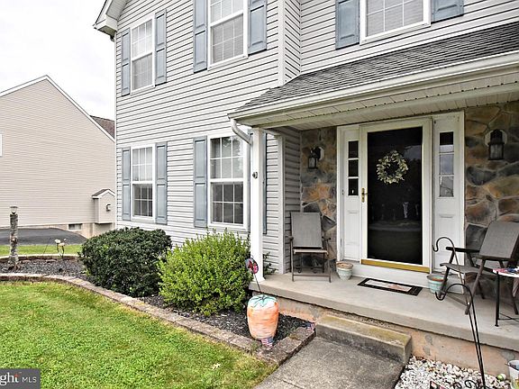 5th image of 330 Bartman Ave
