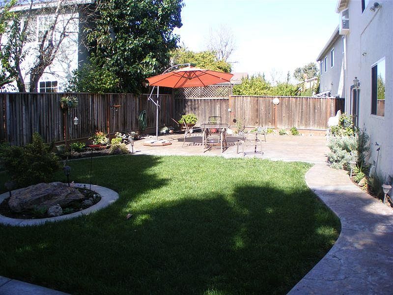 1st image of 7377 Phinney Way