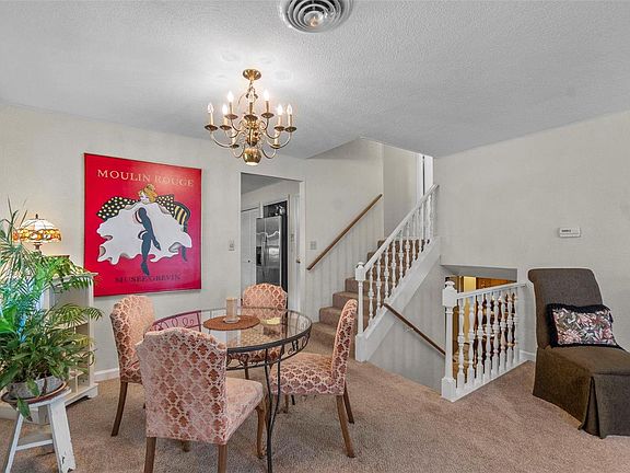 3rd image of 2716 Oakshire Cir