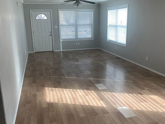 3rd image of 824 Whitetail Ct