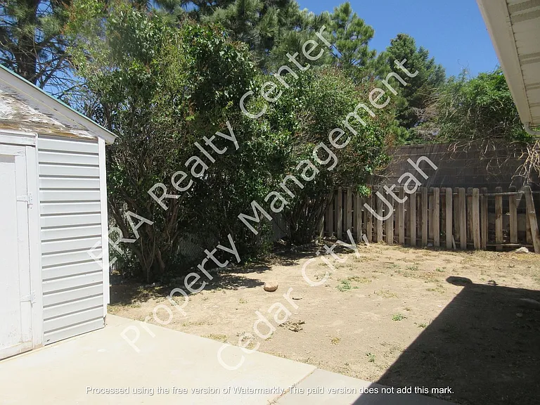 527 E 2015 N — Photo 19
