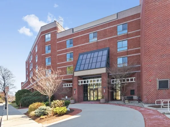 199 Coolidge Ave APT 105, Watertown, MA 02472