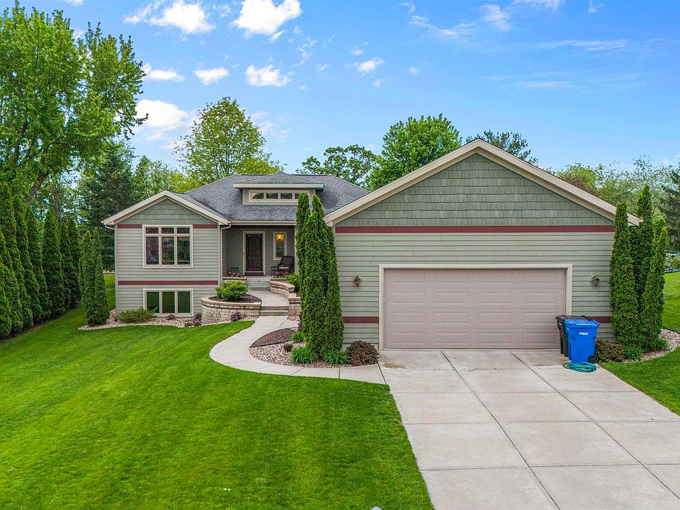 1st image of 105 Harmony Dr
