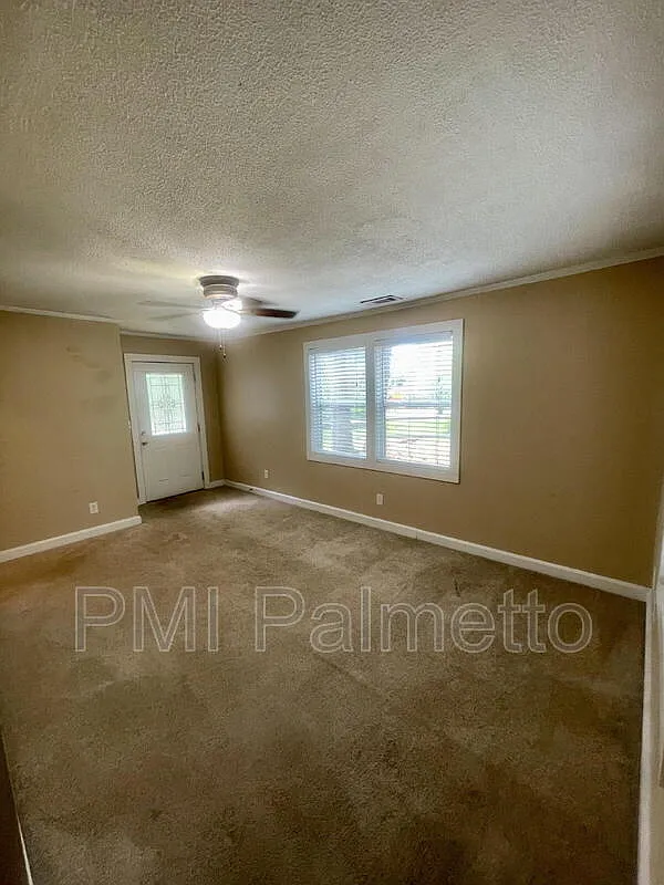 1 bed, 1.0 bath, 875 sqft, $1,175 — Photo 3