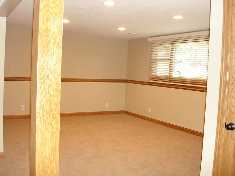 21704 Ahlstrom Rd — Photo 10
