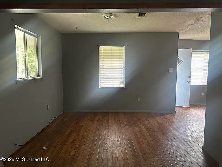 3655 Horton St — Photo 18