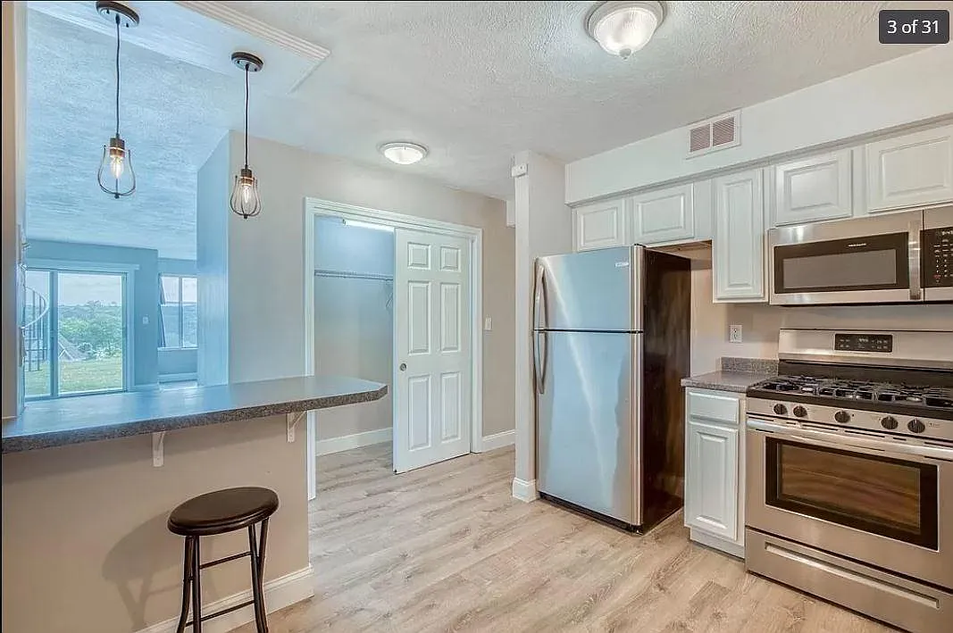 2 bed, 1078 sqft, $2,625 — Photo 4