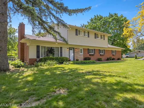 29010 Bannockburn St, Farmington Hills, MI 48334